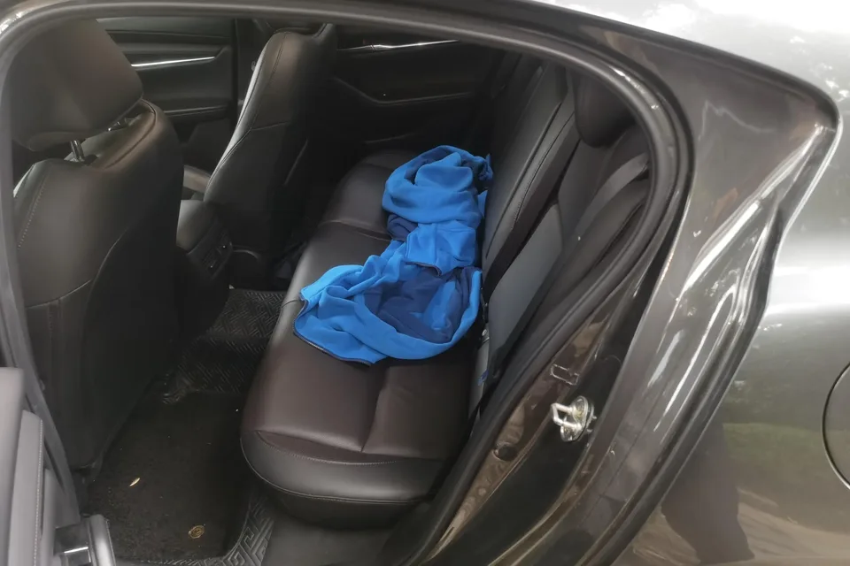 Mazda Axela 2.0L automatic quality version 2022 — миниатюра 4