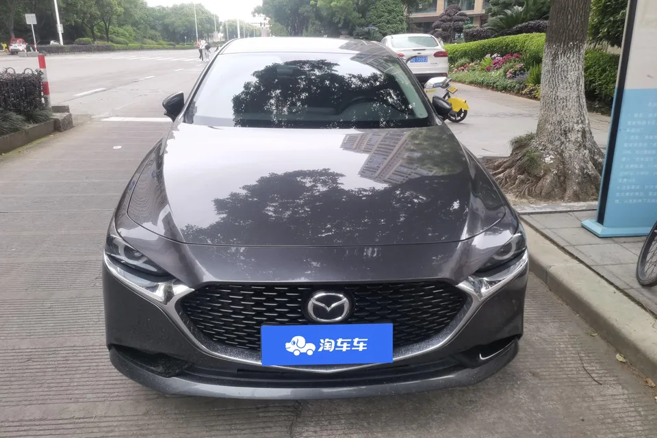 Mazda Axela 2.0L automatic quality version 2022 — фото 1, купить с доставкой в Москву