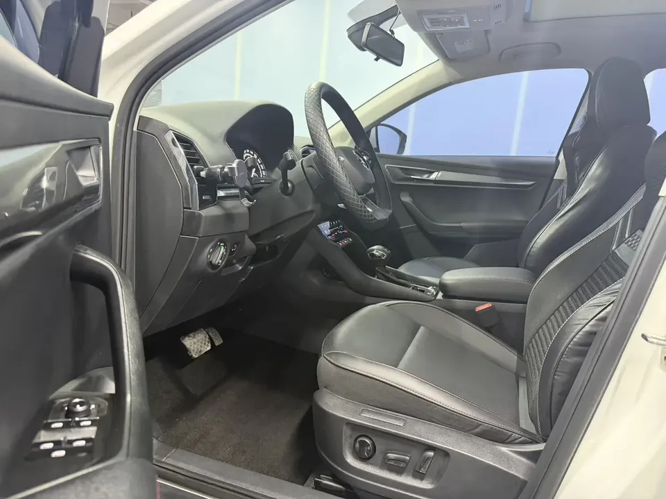 Skoda Karoq Korok 2021 TSI280 Deluxe Edition 2022 — миниатюра 4