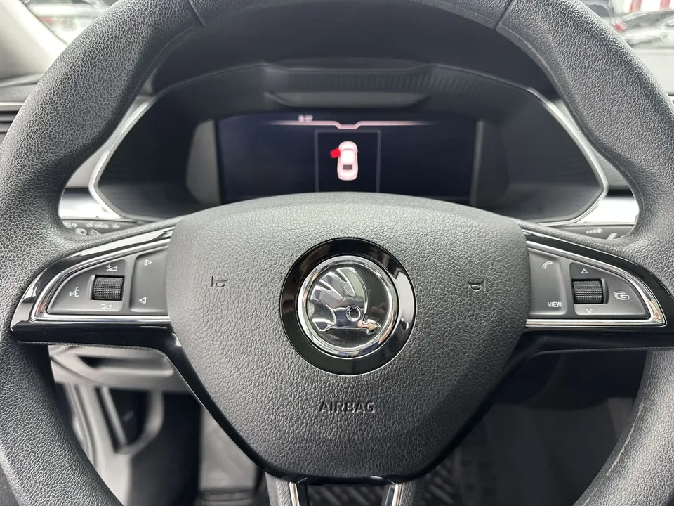 Skoda Superb Speedy 2023 TSI280 DSG Premium Edition 2022 — thumbnail 3