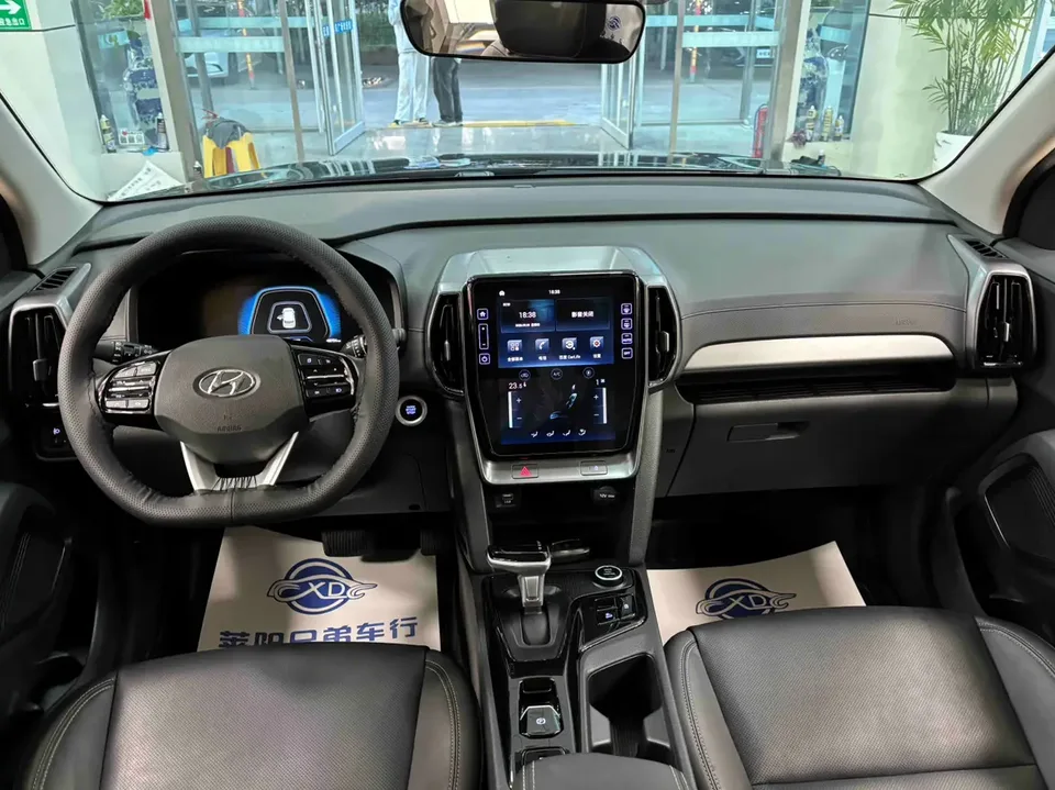 Hyundai ix35 Hyundai ix35 2021 2.0L Automatic 2WD Leading Edition GLS 2023 — миниатюра 2
