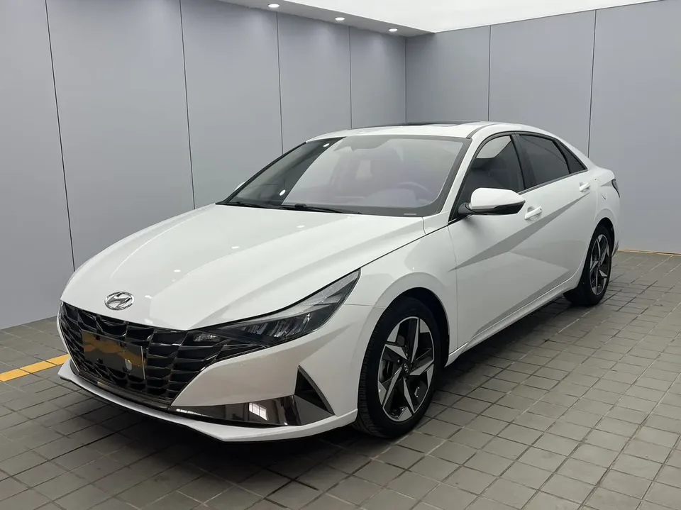 Hyundai Elantra 2022