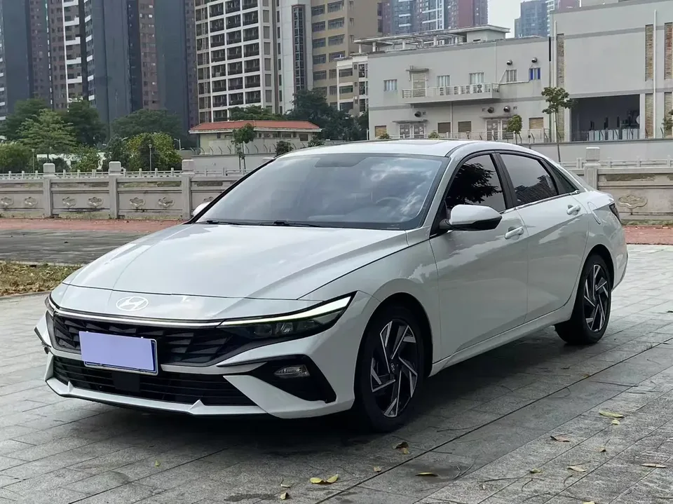 Hyundai Elantra 2024
