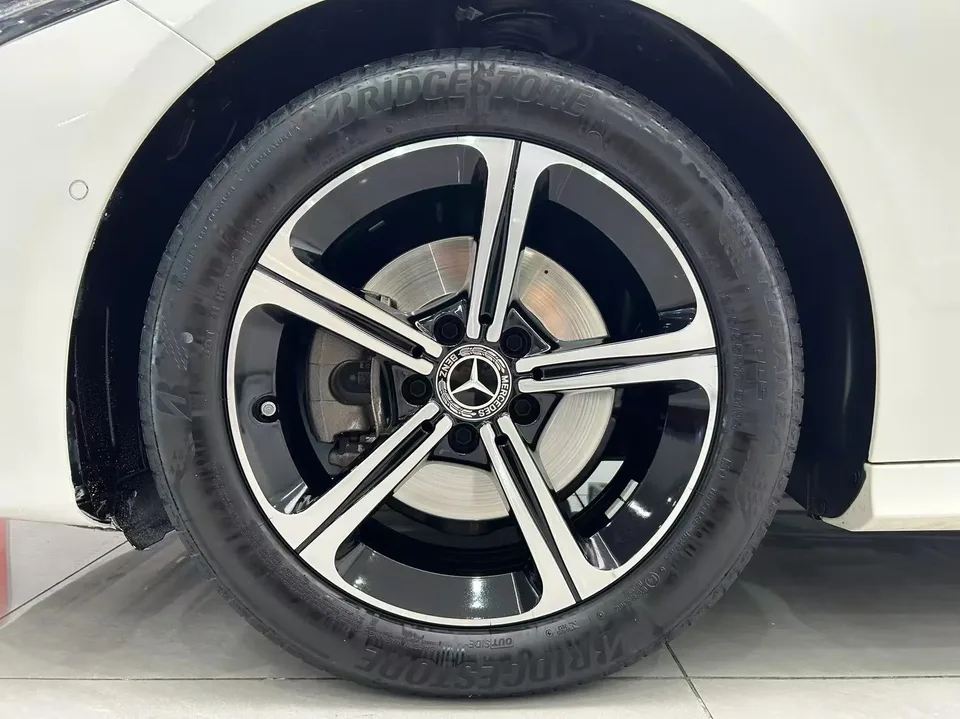 Mercedes-Benz Mercedes Benz A Class Mercedes-Benz A-Class 2023 A 200 L Sports Sedan Fashion Edition 2024 — миниатюра 4