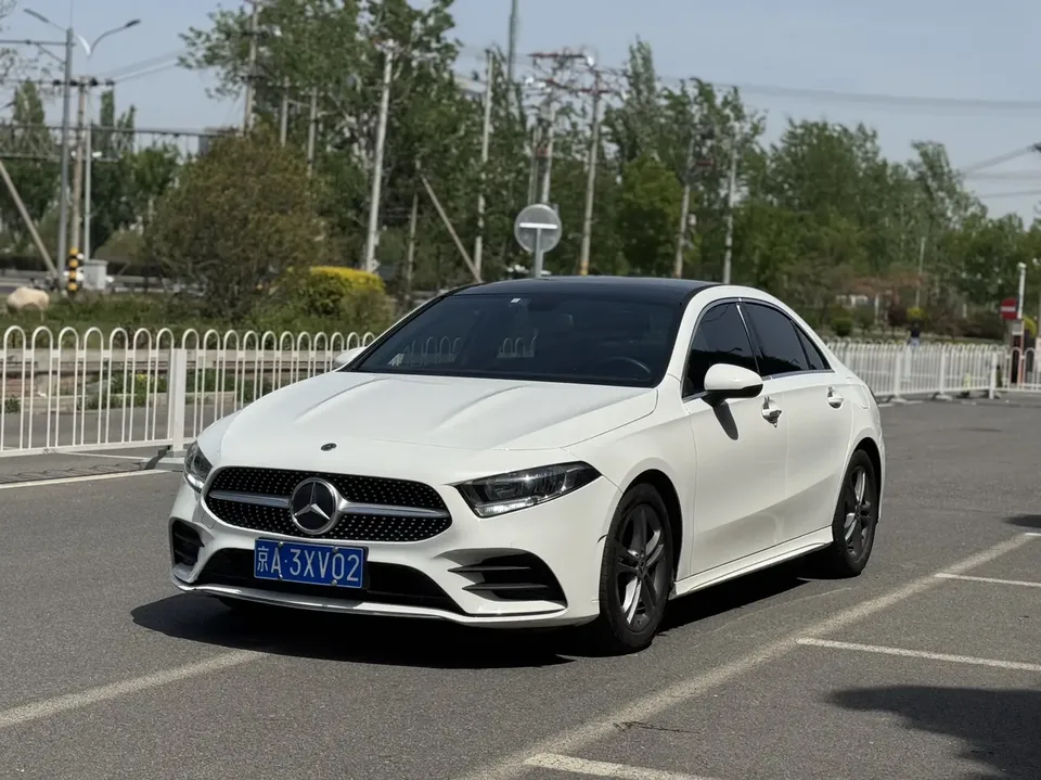 Mercedes-Benz Klasa A Mercedes Benz A Class 2022 Mercedes-Benz A-Class 2022 A 180 L Sports Sedan 2022 — photo 1, buy with delivery to Moscow