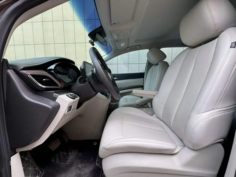 Buick GL8 Buick GL8 2022 Land Business Class 652T Premium Edition 2023 — миниатюра 3
