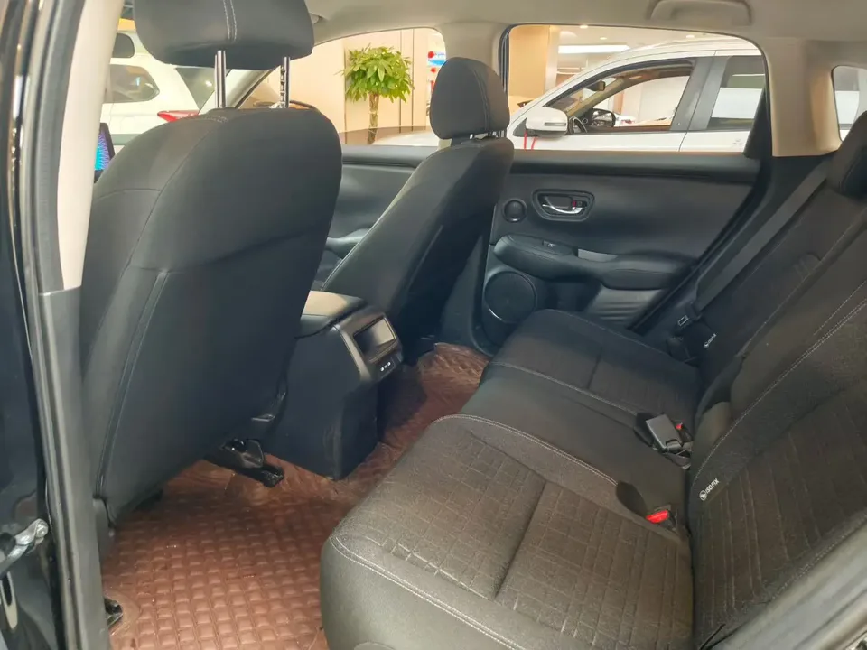 Honda HR-V 240TURBO CVT Premium Edition 2023 — миниатюра 3