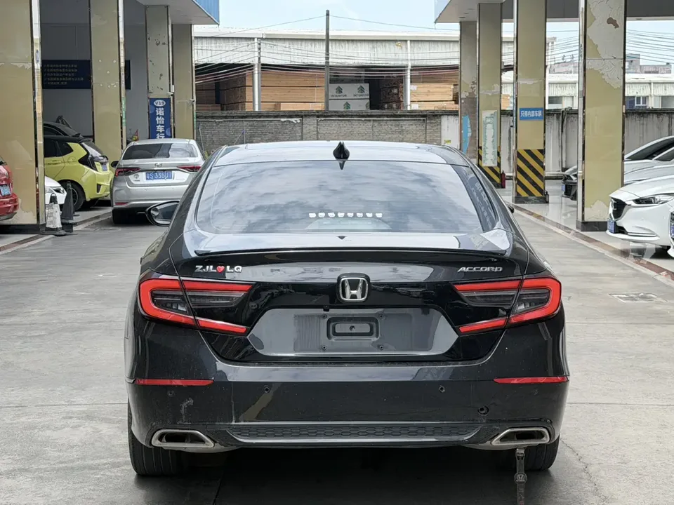 Honda Accord 2022 Accord 260TURBO Fantasy Night Premium Edition 2023 — миниатюра 5