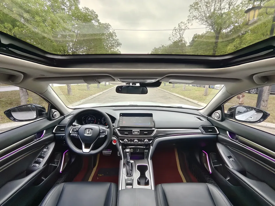 Honda Accord 2022 Accord 260TURBO Fantasy Night Premium Edition 2022 — миниатюра 3