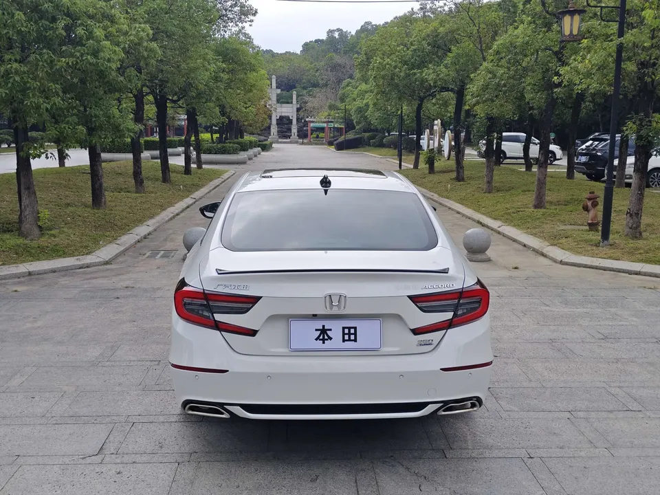 Honda Accord 2022 Accord 260TURBO Fantasy Night Premium Edition 2022 — миниатюра 5