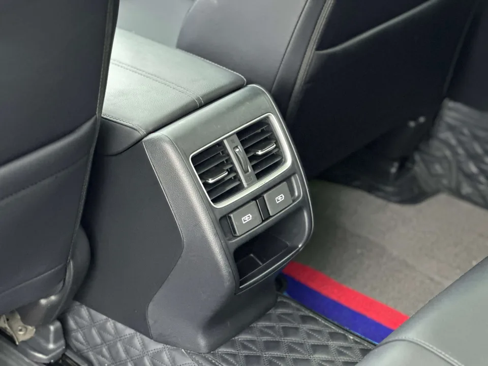Honda Accord Accord 2022 260TURBO Deluxe Edition 2022 — миниатюра 4