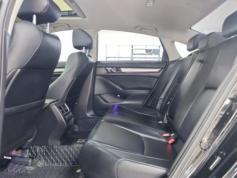 Honda Accord Accord 2022 260TURBO Deluxe Edition 2022 — миниатюра 3