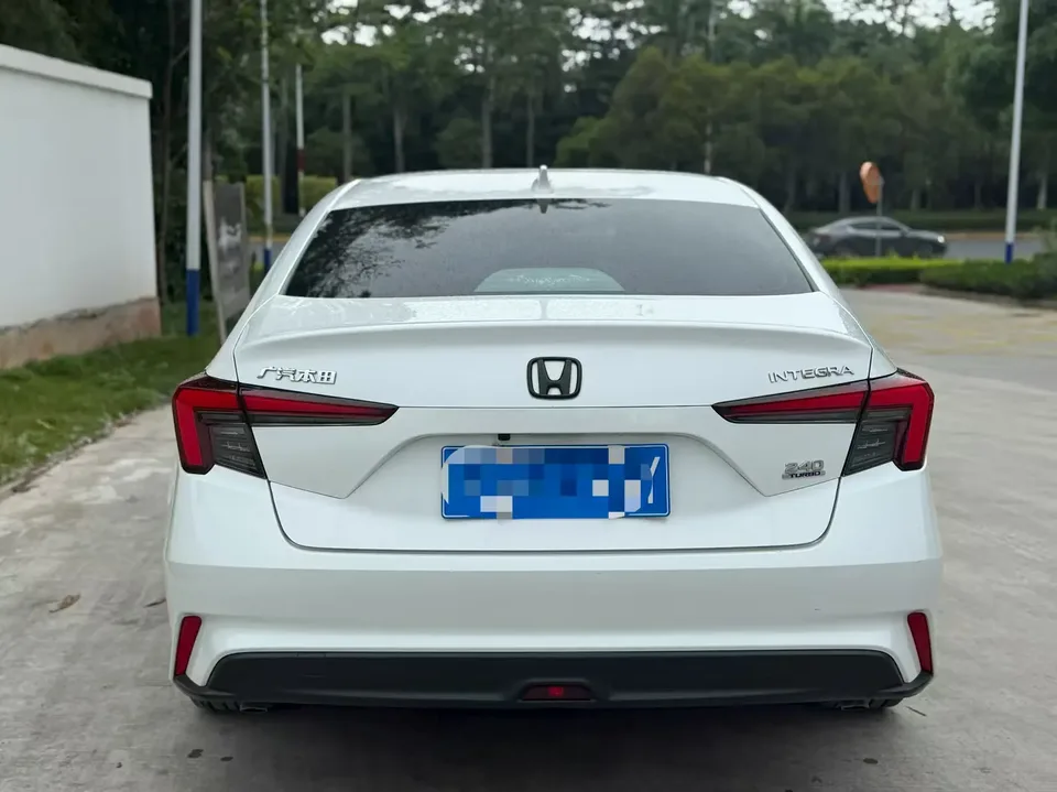 Honda Integra Stylish 2022 240TURBO CVT Exclusive Edition 2022 — миниатюра 2