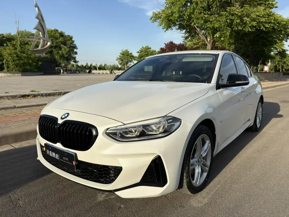 BMW 1 Series facelift 120i M Sport Night Edition 2022 — фото 1, купить с доставкой в Москву