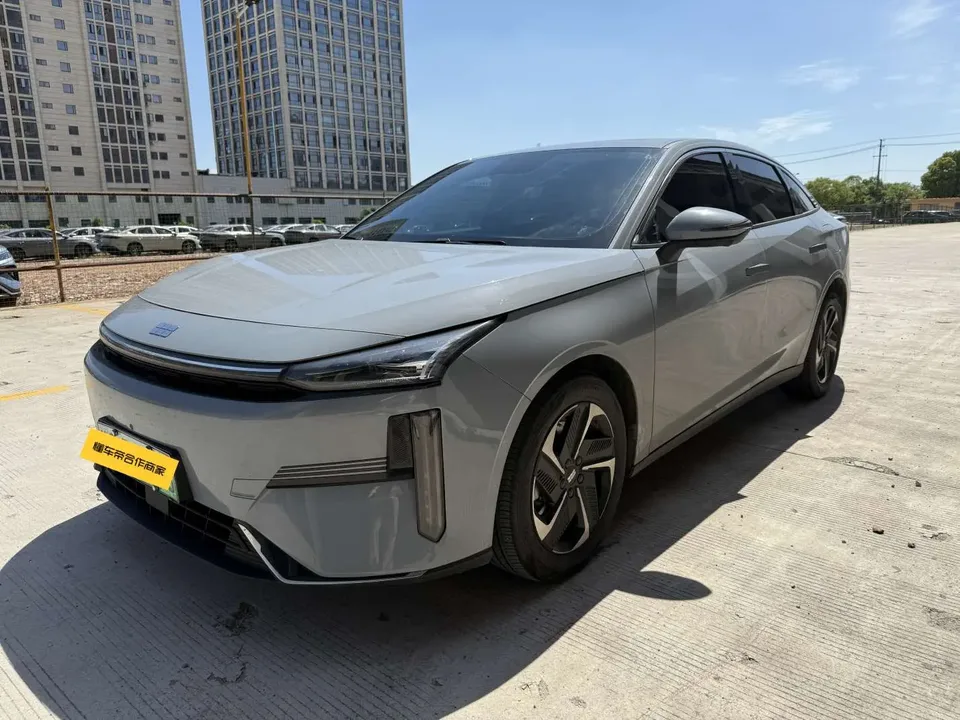 Geely Galaxy L6 2024