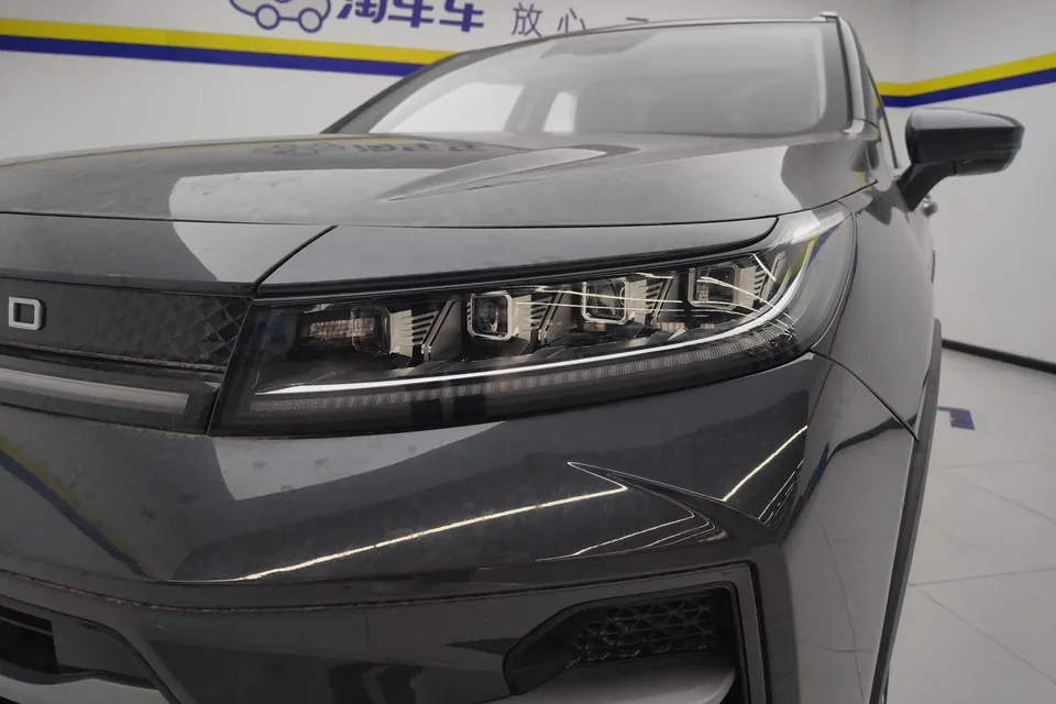 Exeed Xingtu Zhuifeng C-DM 1.5TCI-DHT 105KM Riding on the Wind Edition 2023 — миниатюра 5