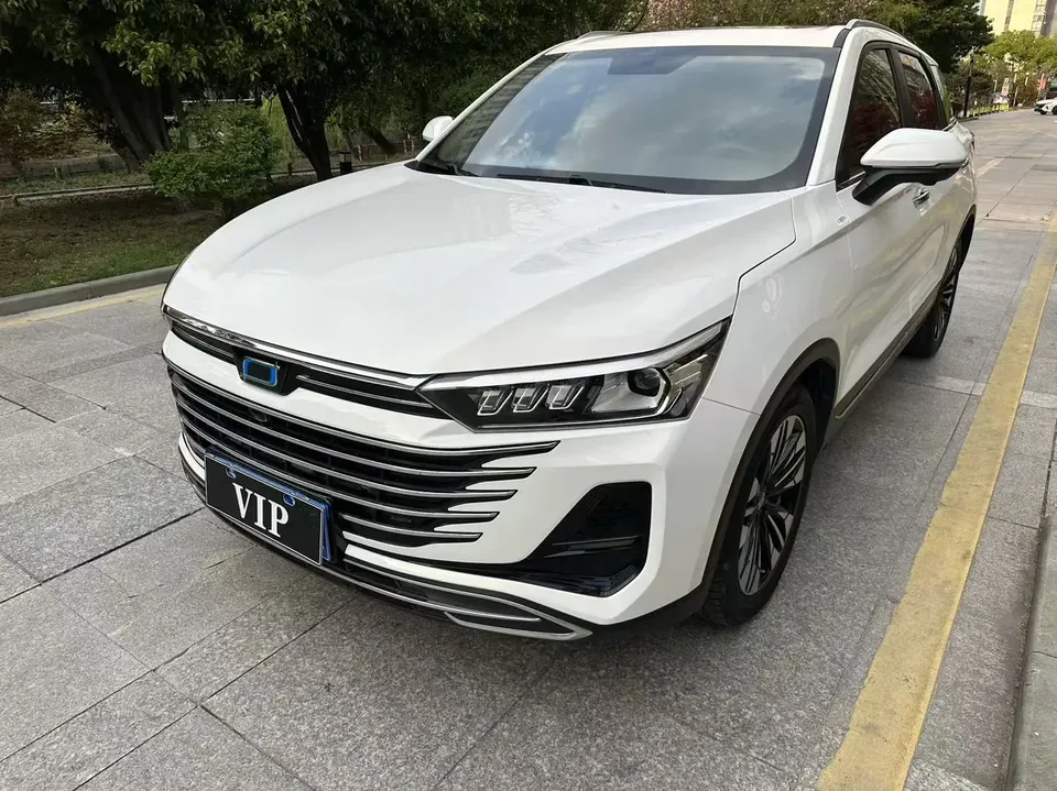 FAW Bestune T77 Pentium T77 2023 280TID Automatic Premium Edition 2025 — photo 1, buy with delivery to Moscow