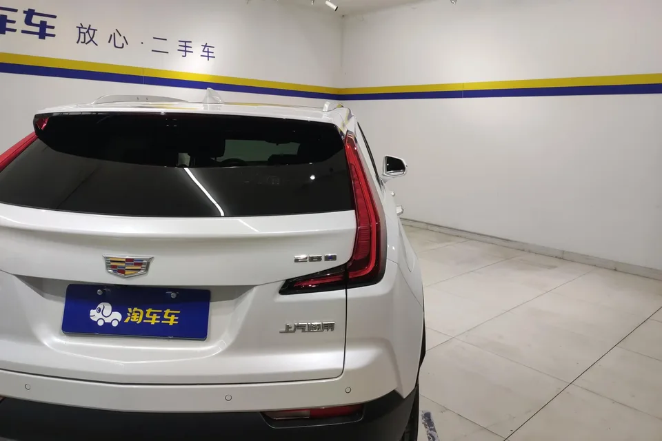Cadillac XT4 Cadillac XT4 2022 28T two-wheel drive luxury model 2022 — миниатюра 3