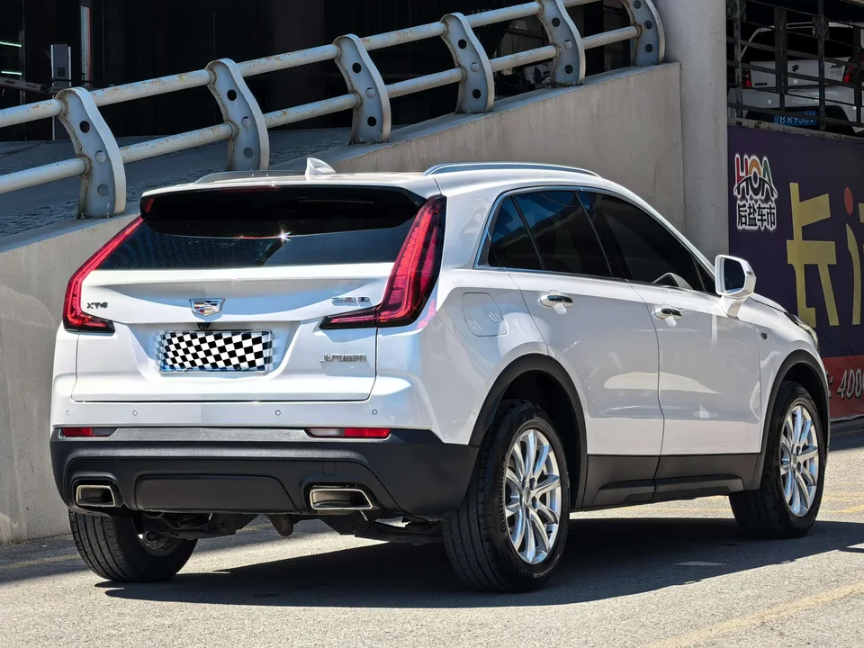 Cadillac XT4 Cadillac XT4 2022 28T two-wheel drive fashion model 2022 — миниатюра 2