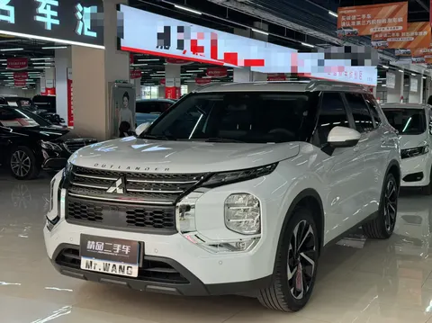 Mitsubishi Outlander 2022 купить в Москве