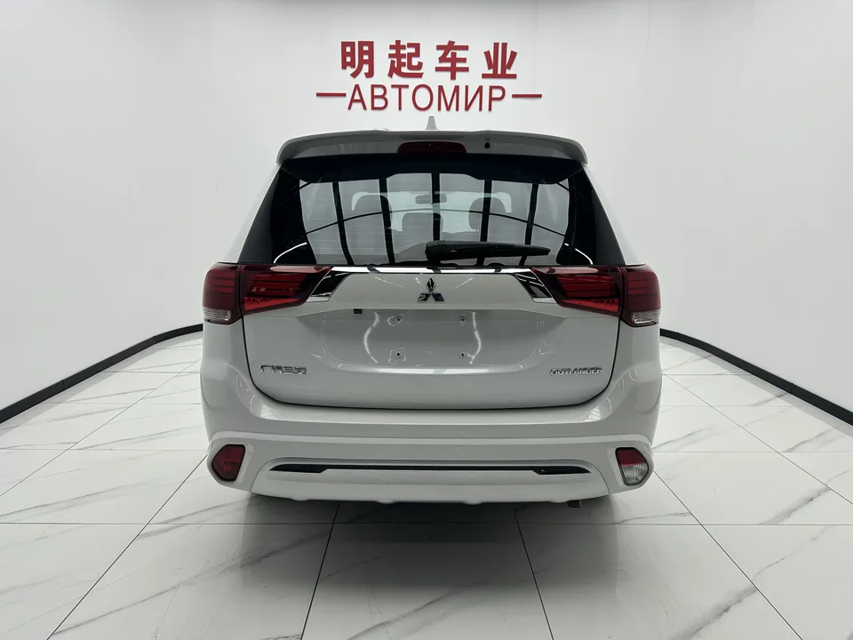 Mitsubishi Outlander 2.0L 2WD 5-seater 2022 — миниатюра 2