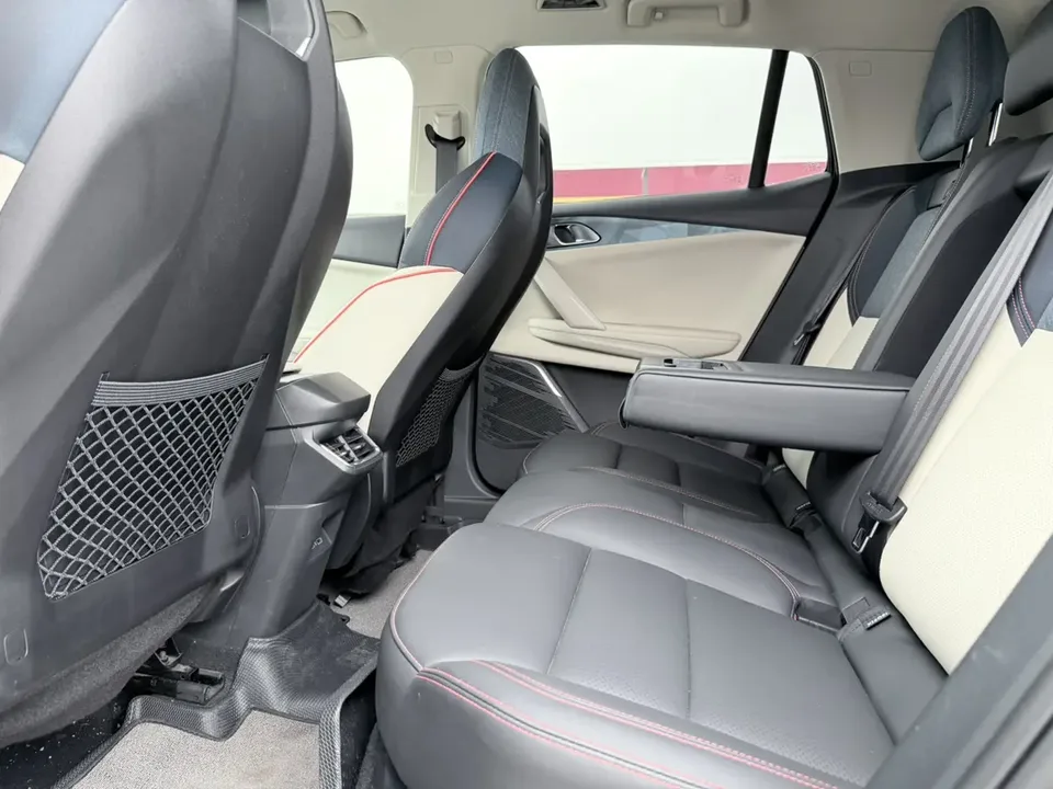Lynk & Co 06 Lynk & Co 06 2023 Remix 1.5T Hero 2023 — миниатюра 3