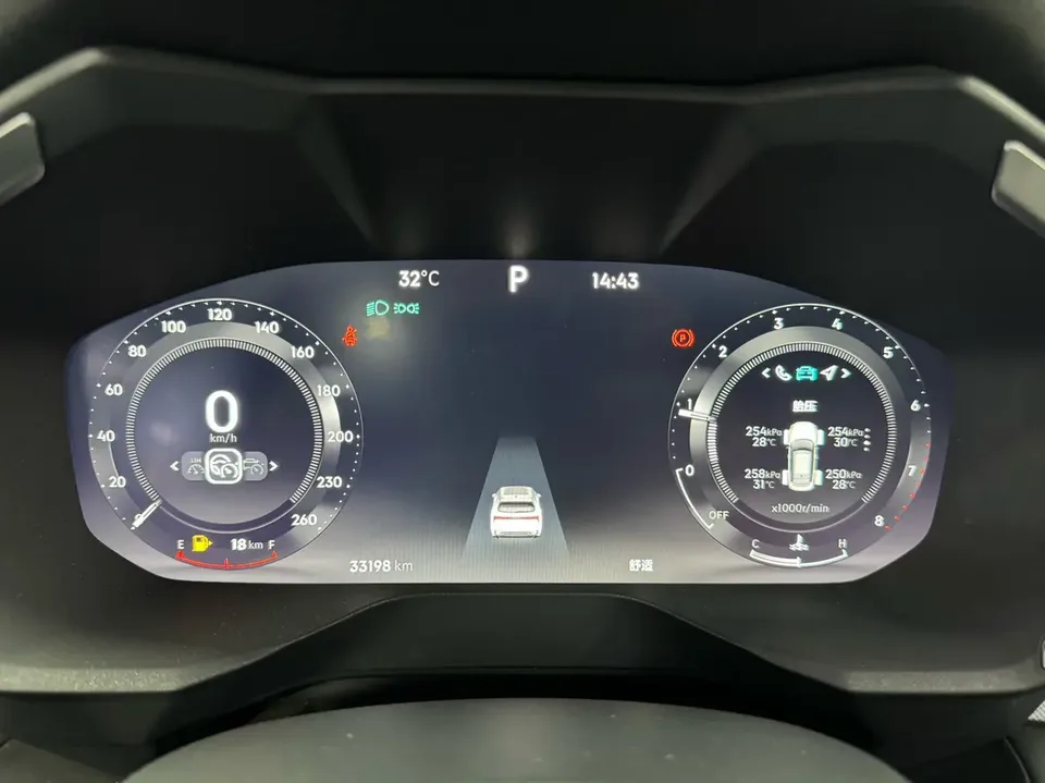 Lynk & Co 01 2.0TD 2WD Asian Games Edition 2024 — миниатюра 3