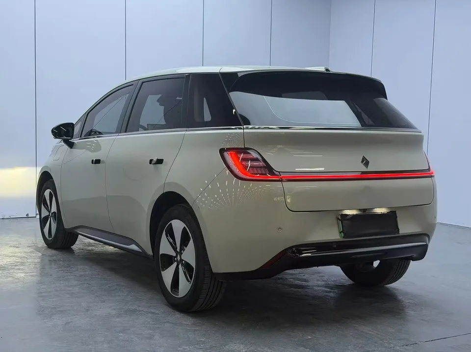 Baojun clouds 460 Pro 2024 — миниатюра 3