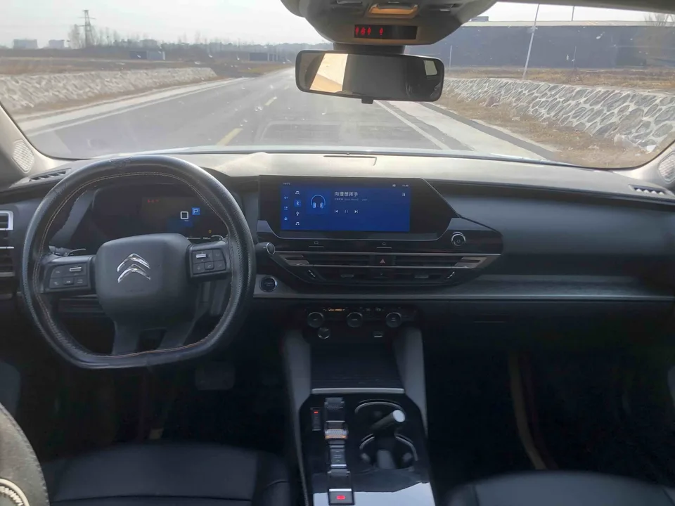Citroen Versailles C5 X overseas version 2024 — миниатюра 3