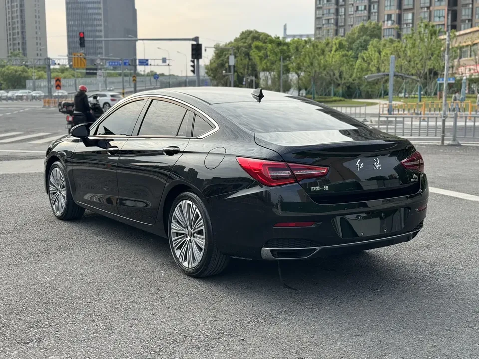Hongqi H5 classic Hongqi H5 Classic 2022 1.5T DCT Flag Rhyme Edition 2023 — миниатюра 5