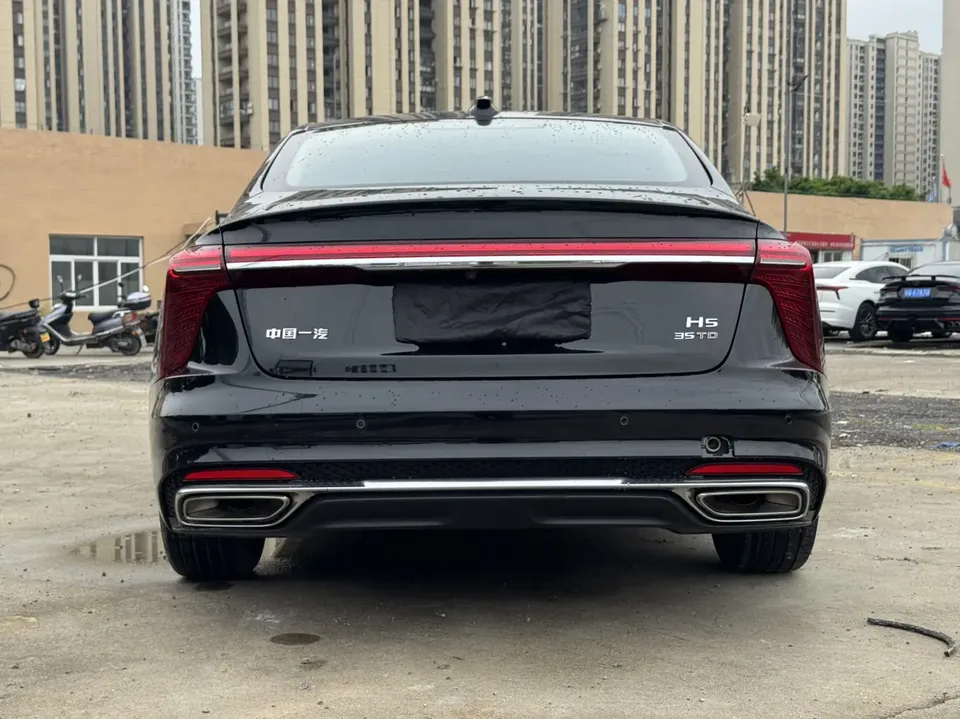 Hongqi H5 Hongqi H5 2023 1.5T DCT Zhilian Qiyue Edition 2023 — миниатюра 2