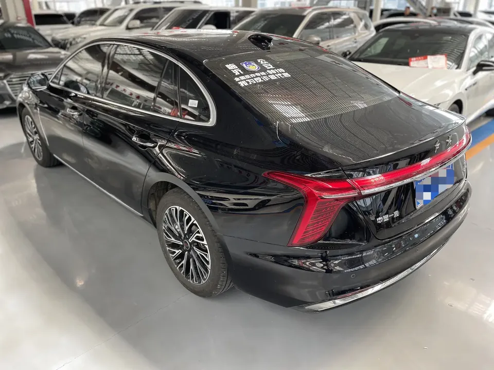 Hongqi H5 Hongqi H5 2025 2.0T Automatic Flagship 500,000 Commemorative Edition 2025 — миниатюра 4