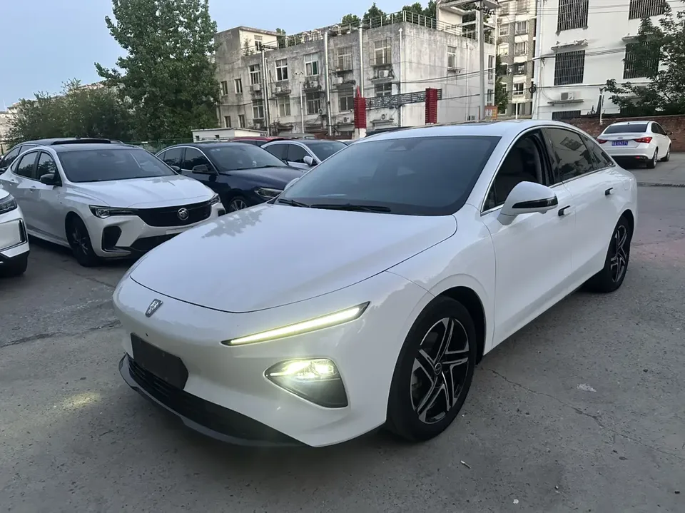 Roewe D7 EV 2024