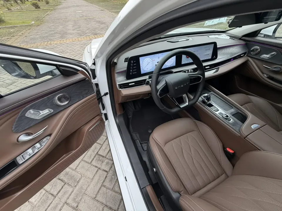 Chery Arrizo 8 High Energy Edition 2.0T DCT 2024 — миниатюра 4