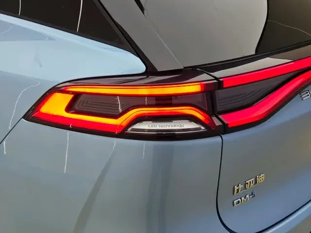 BYD Tang DM DM-i Champion Edition 112KM Prestige Edition 2023 — миниатюра 4