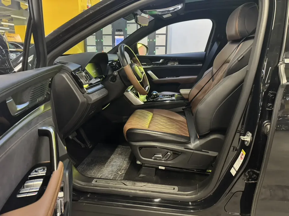 BYD Tang DM DM-i 1.5T 112KM Premium Edition 2022 — миниатюра 5