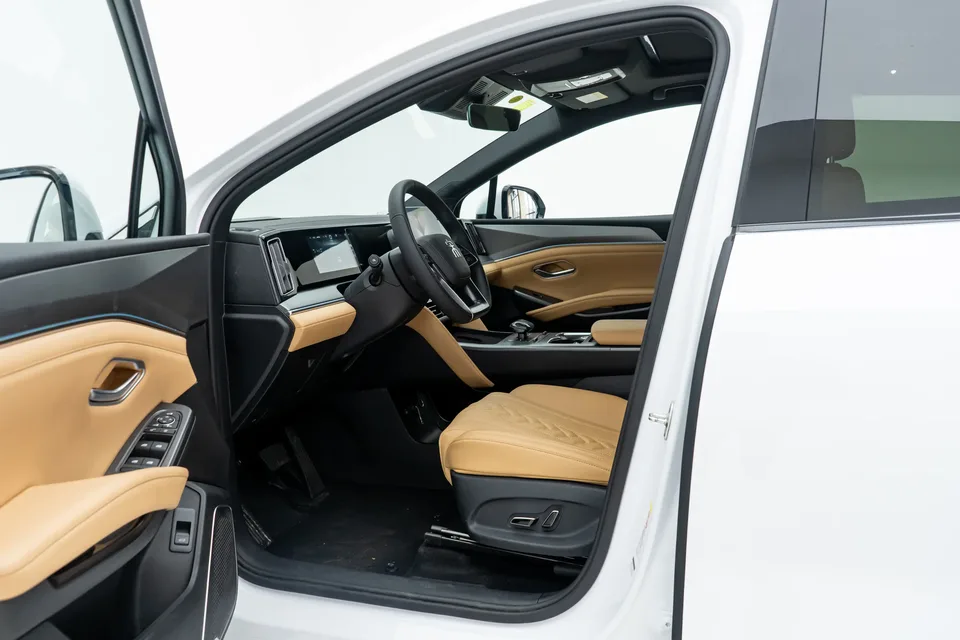 BYD Song L DM DM-i 112KM Beyond Edition 2025 — миниатюра 4