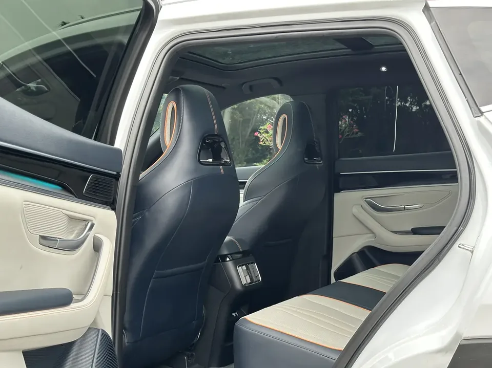 BYD Song PLUS DM DM-i Champion Edition 150KM Flagship PLUS 2023 — миниатюра 5