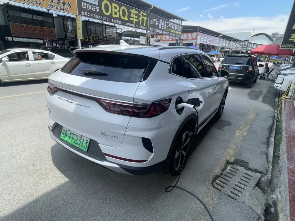 BYD Song PLUS DM DM-i Champion Edition 110KM Flagship PLUS 2023 — миниатюра 2