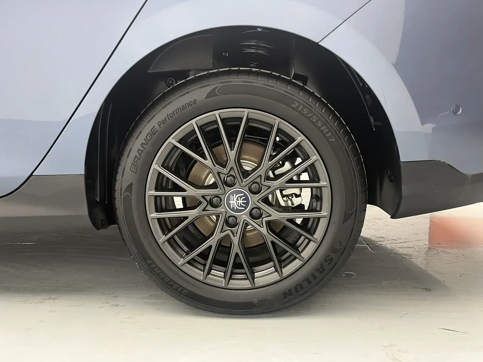 BYD Qin PLUS EV Smart Driving Edition 420KM Leading Edition 2025 — фото 1, купить с доставкой в Москву