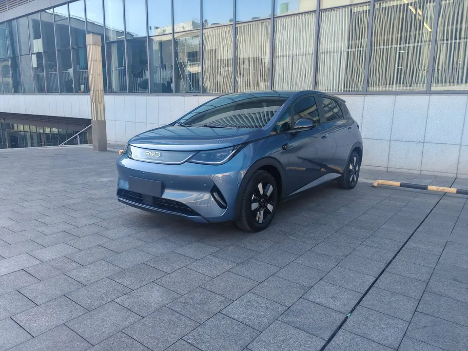 BYD Dolphin 2025