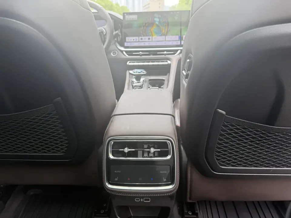 Geely Monjaro Geely Xingyue L 2026 2.0TD High-Power Automatic Two-Wheel Drive Oriental Star Edition 2025 — миниатюра 5