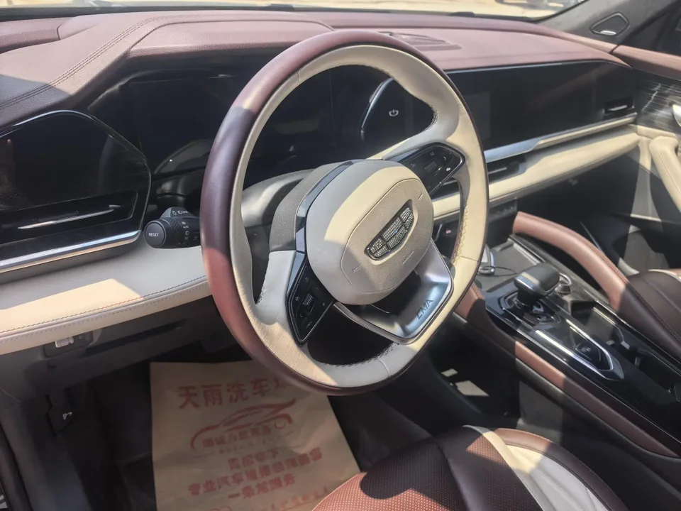 Geely Monjaro 2.0TD DCT EVO 2WD Premium Edition 2022 — миниатюра 3