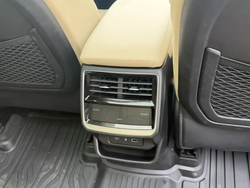Geely Monjaro 2.0TD DCT EVO two-wheel drive 2025 — миниатюра 3