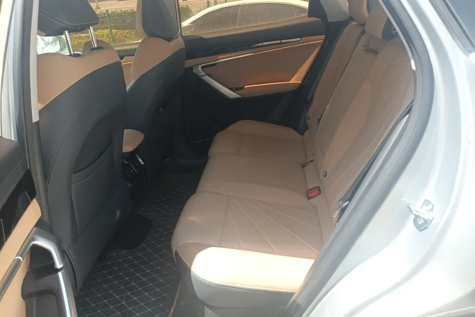 Geely Atlas L Boyue L 2023 1.5TD DCT Premium Edition 2024 — миниатюра 4