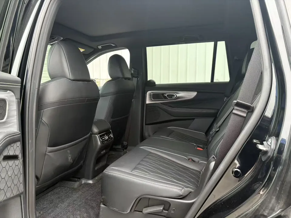 GAC Trumpchi GS8 Trumpchi GS8 2024 Pilot Series 2.0TGDI 2WD Luxury Connected Edition 2024 — миниатюра 3
