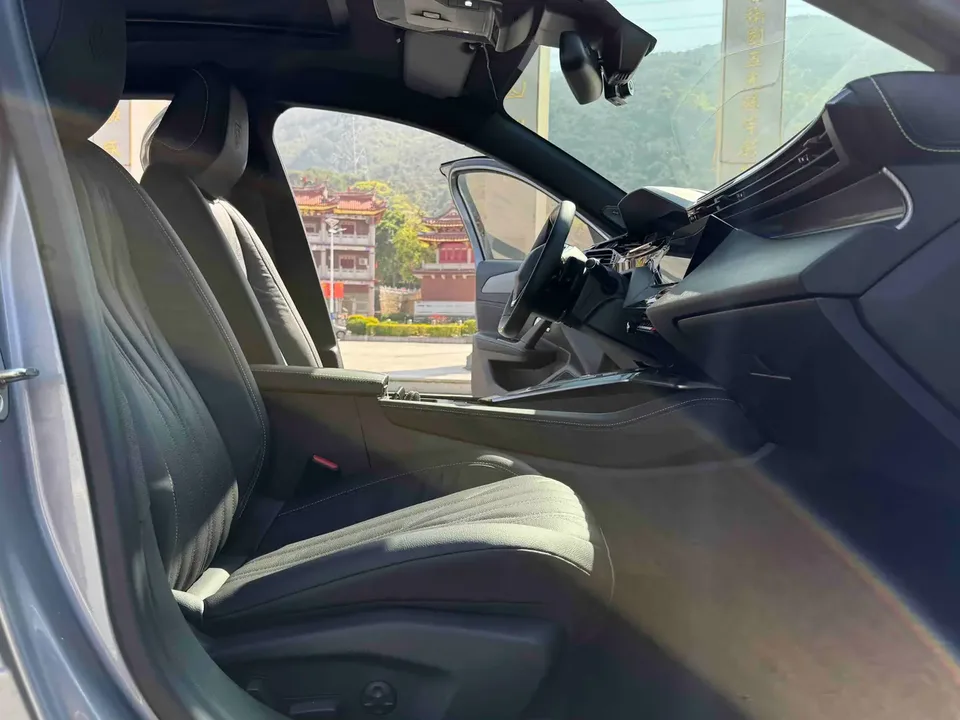 Peugeot 408X 1.6T Unbounded Edition 2025 — миниатюра 5