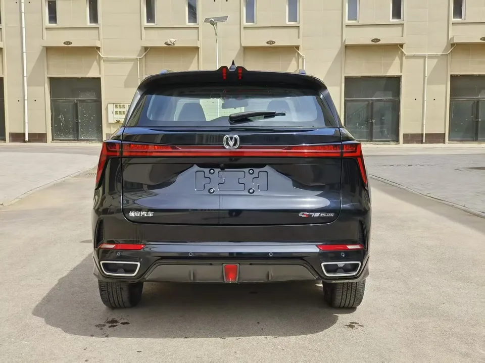 Changan CS75PLUS third generation champion version 1.5T automatic intelligent driving dynamic navigation model 2024 — миниатюра 2