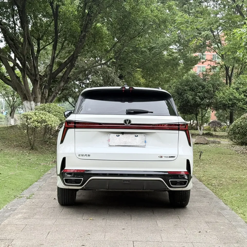 Changan CS75PLUS third generation champion version 1.5T automatic intelligent driving dynamic navigation model 2024 — миниатюра 2