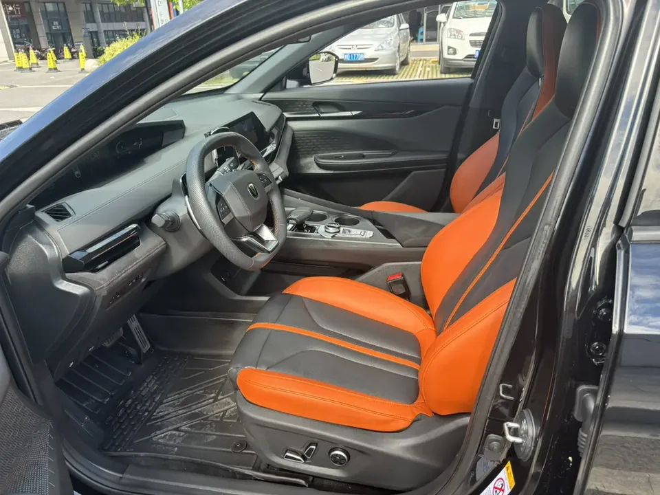 Changan UNI-V UNI-V 2024 1.5T Premium Sports Edition 2024 — thumbnail 5